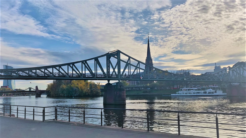 Frankfurt in half-day-top attractions, Iron Bridge Frankfurt