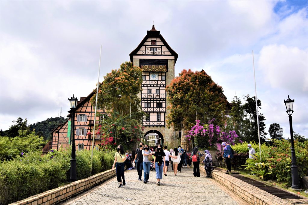 The Best 13 Things to Do at Colmar Tropicale