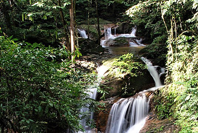 Sungai-Pisang-waterfall