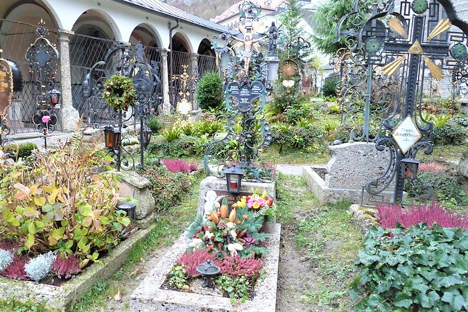 Abbey-and-Cemetery