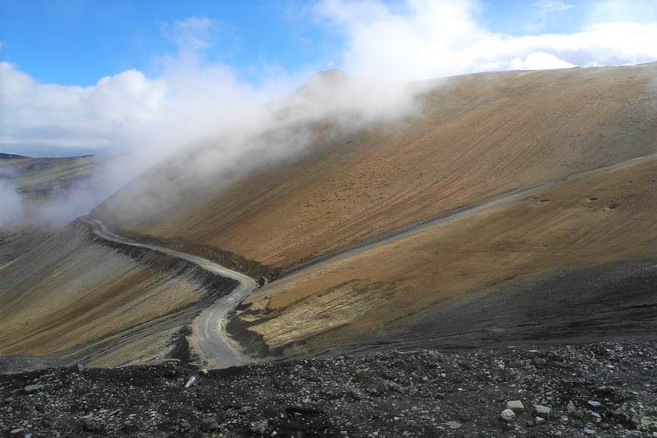 highest motorable roads in the world @ Uming-La-pass