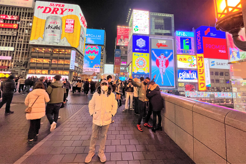 Dotonobori-Glico-Man-Billboard-sign