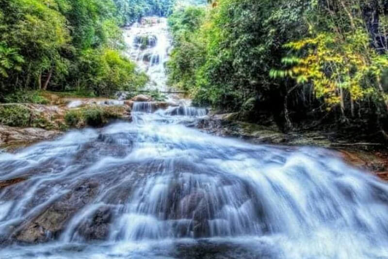 Lata-Kinjang-Waterfalls
