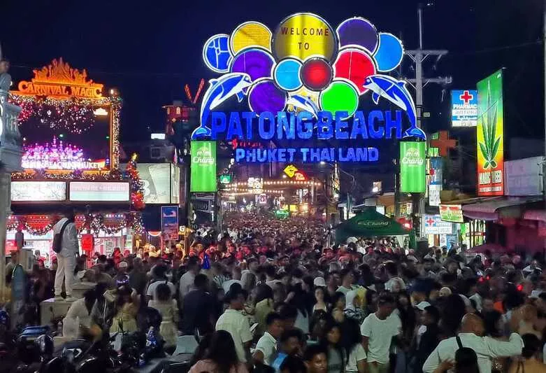 Phuket Travel Tips: A Complete Guide for First-Time Visitors 3 Patong-Beach