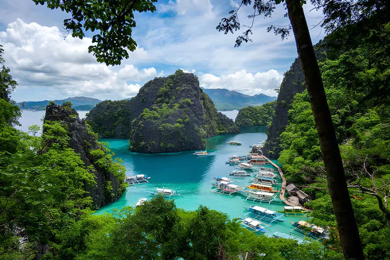 Kayangan Lake